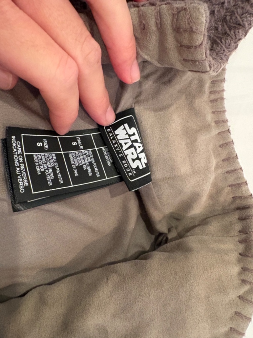 Star Wars Galaxy’s Edge authentic Rey vest - Picture 6 of 7
